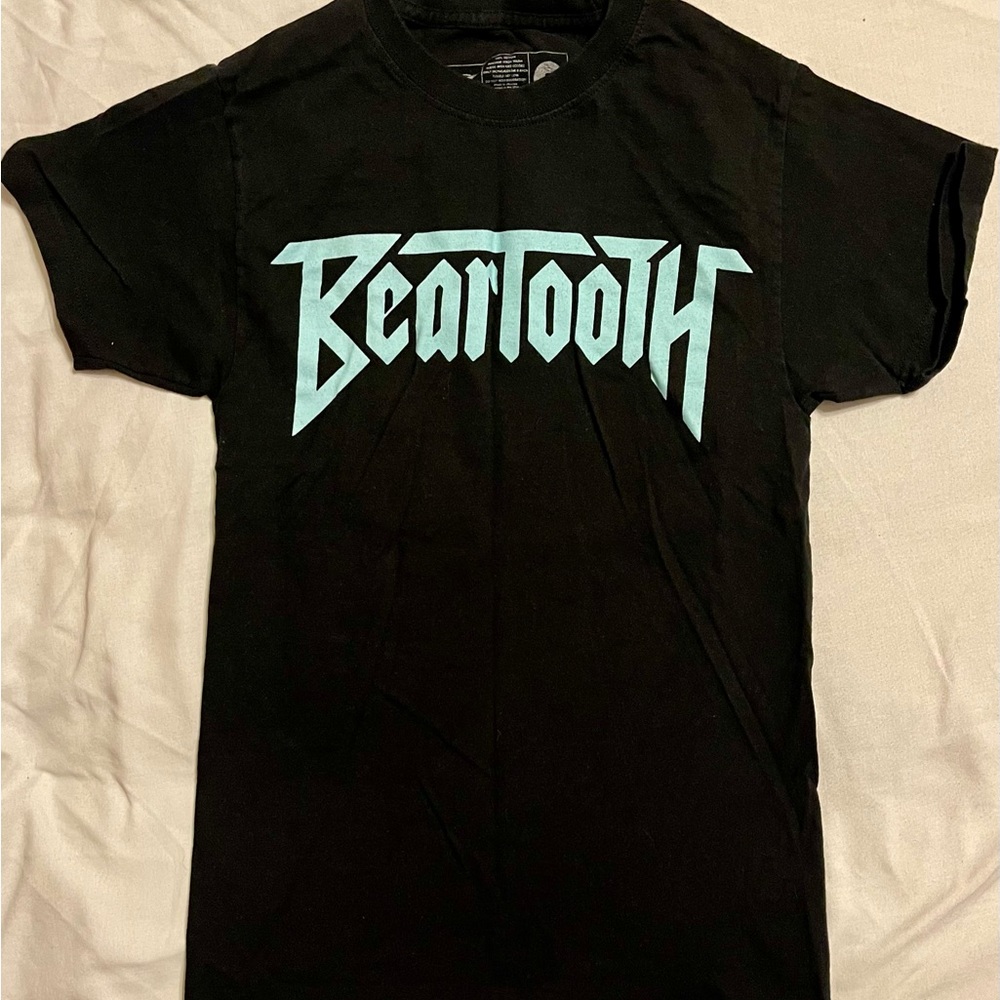 Bear tooth crew neck tee